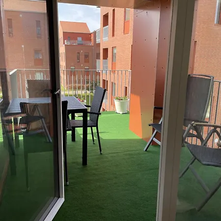 Unique Three Bedroom In The Of With Private Parking
