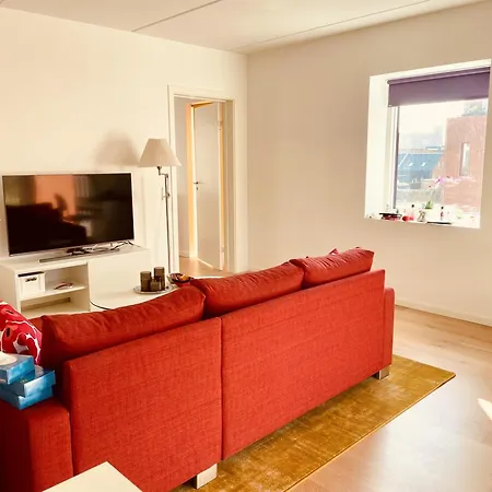 Unique Three Bedroom In The Of With Private Parking Apartamento